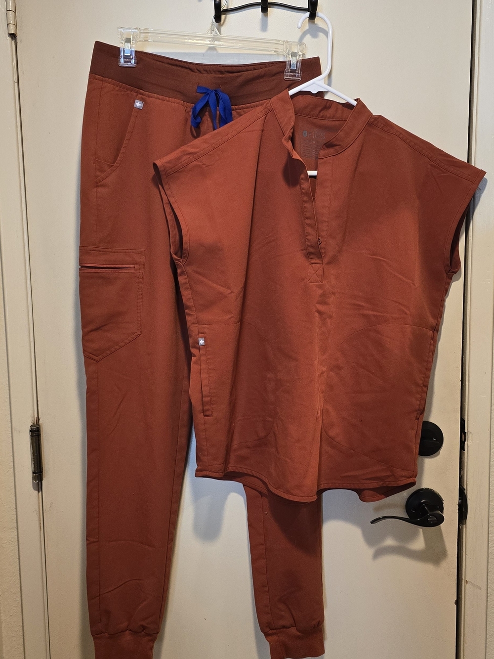 FIGS Scrubs - Women's Rust/Copper Rafaela Top & Jogger Set - Rust